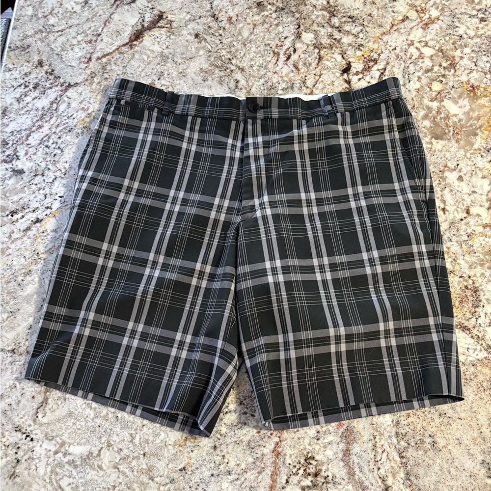 Dockers Men's Black and Gray Plaid Shorts